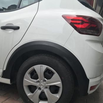 Πλαϊνά Φτερά Τροχών Για Dacia Sandero 2021+ "Stepway Look" Σετ 4 Τεμαχίων