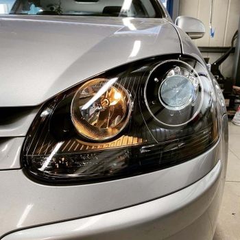 Μπροστινά Φανάρια Set Για Vw Golf V (5) 03-08 Bi-Xenon Projectors GTI / R32 Look Μαύρα H7/H7 Με Μοτέρ & E-Mark Carner