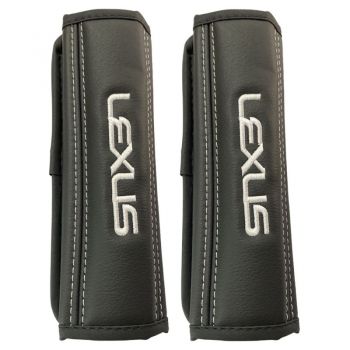Μαξιλαράκια ζώνης LEXUS 22 X 7,5 cm από PVC δερματίνη σε μαύρο χρώμα με λευκό, ραμμένο logo και αυτοκόλλητες ταινίες τύπου velcro Race Axion - 2 τεμάχια