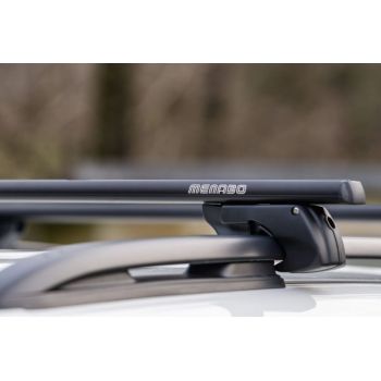 MENABO ΜΠΑΡΕΣ ΟΡΟΦΗΣ ΑΛΟΥΜΙΝΙΟΥ SHERMAN XL BLACK 135 cm ΣΕ ΜΑΥΡΟ ΧΡΩΜΑ ΓΙΑ Volkswagen Caddy (2K) Life / Maxi Life / Panel 2015>2021 ΜΕ RAISED RAILS (Παράλληλες Μπάρες με Κενό) - 2 ΤΕΜ. (12290/MB)